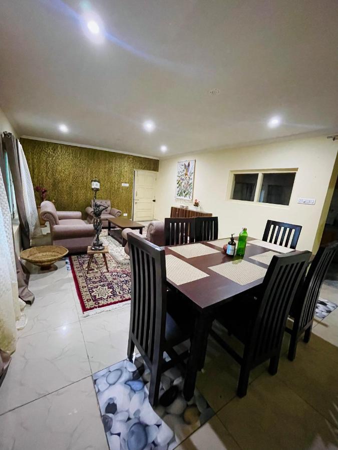 The Khayabaan - Luxurious Home Stay Away From Home Srinagar  Ngoại thất bức ảnh