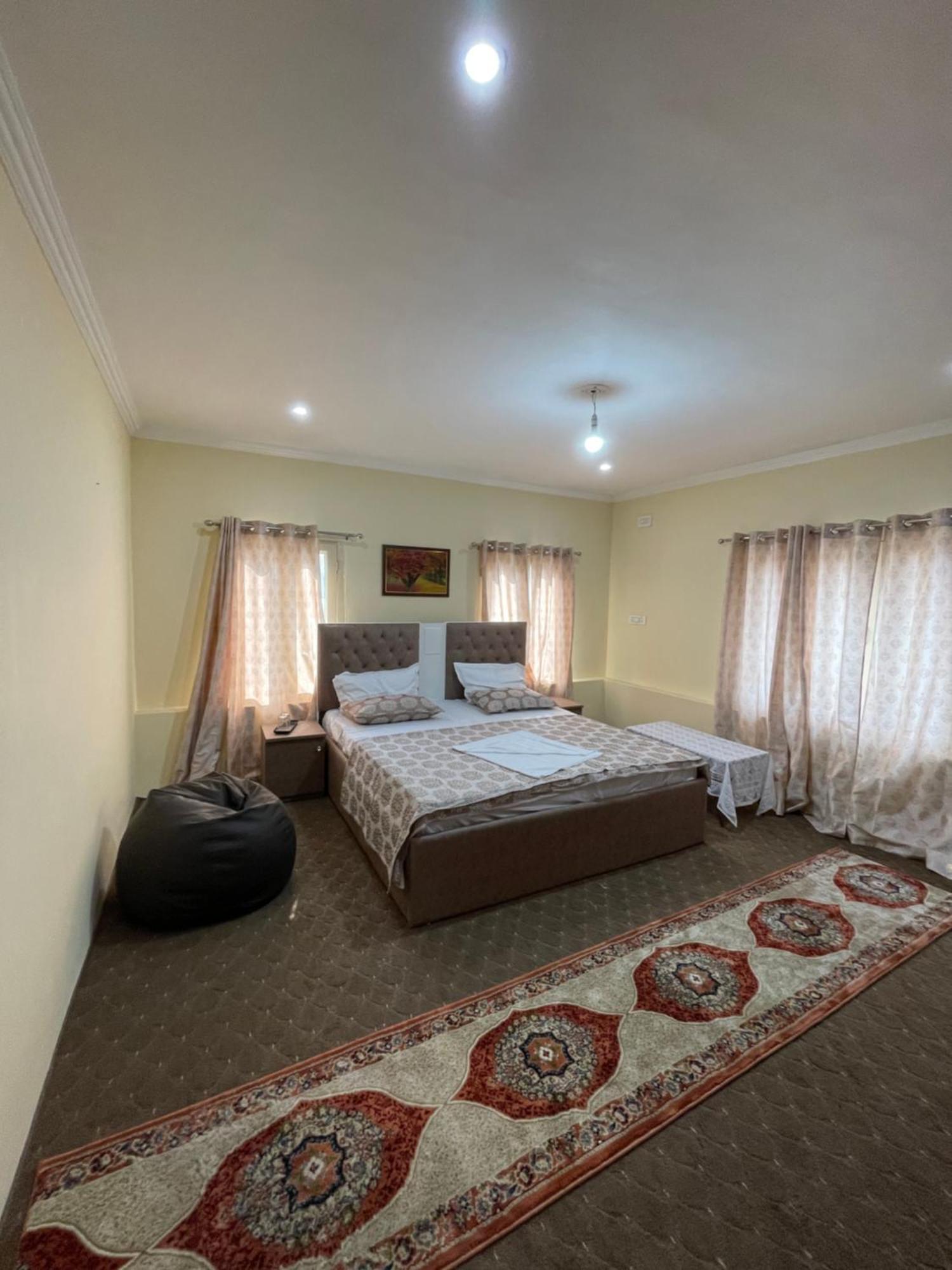 The Khayabaan - Luxurious Home Stay Away From Home Srinagar  Ngoại thất bức ảnh