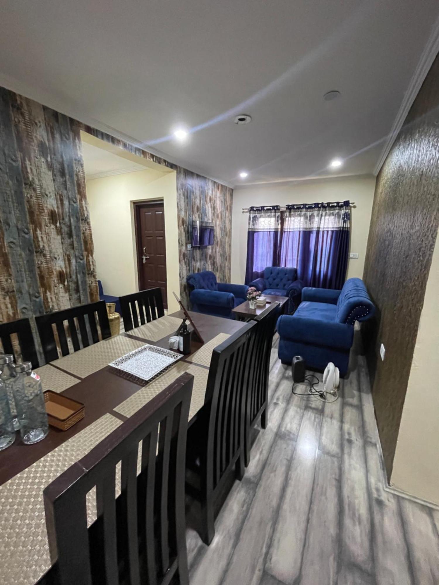 The Khayabaan - Luxurious Home Stay Away From Home Srinagar  Ngoại thất bức ảnh