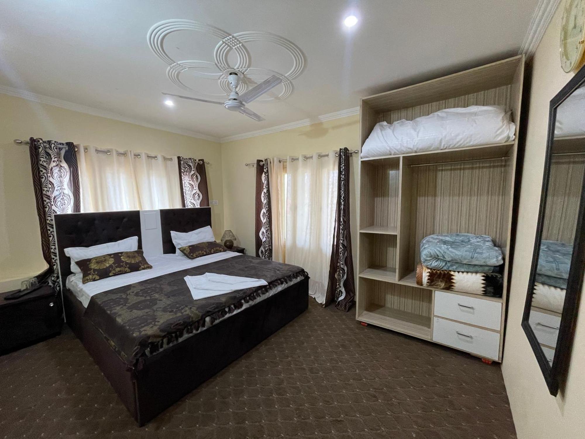 The Khayabaan - Luxurious Home Stay Away From Home Srinagar  Ngoại thất bức ảnh
