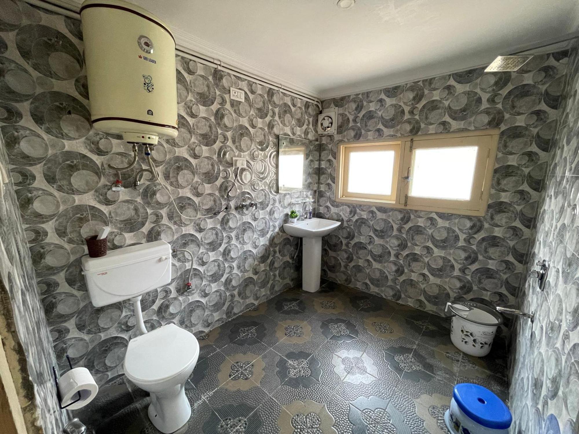 The Khayabaan - Luxurious Home Stay Away From Home Srinagar  Ngoại thất bức ảnh